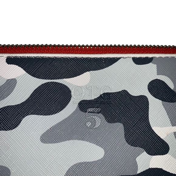 OTG On The Go Twenty Four Seven Gray Abby Camo Large Clutch Makeup Muti Use Bag - Picture 2 of 9